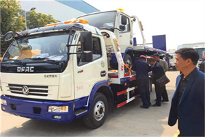 兖州汽车道路救援拖车价格